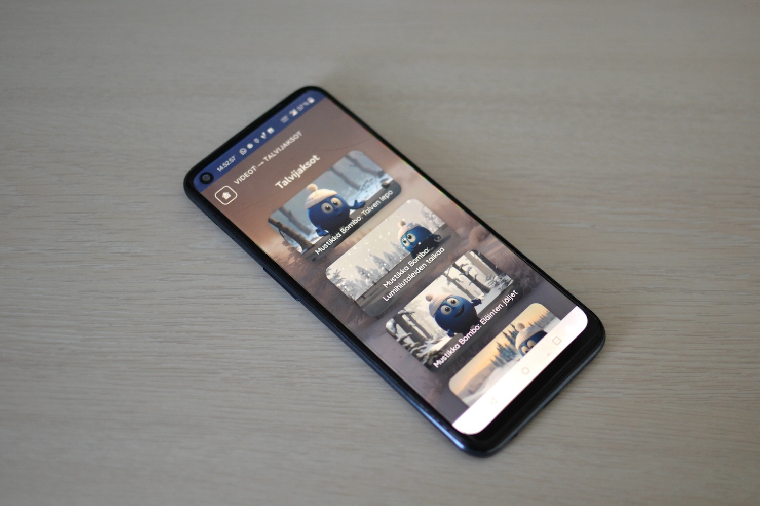 Bombon Mökki sovellus puhelimessa